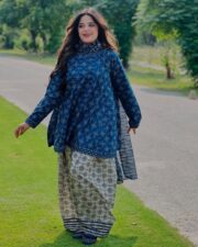 3 Pcs Women's Stitched Lawn Printed Suit - Image 2