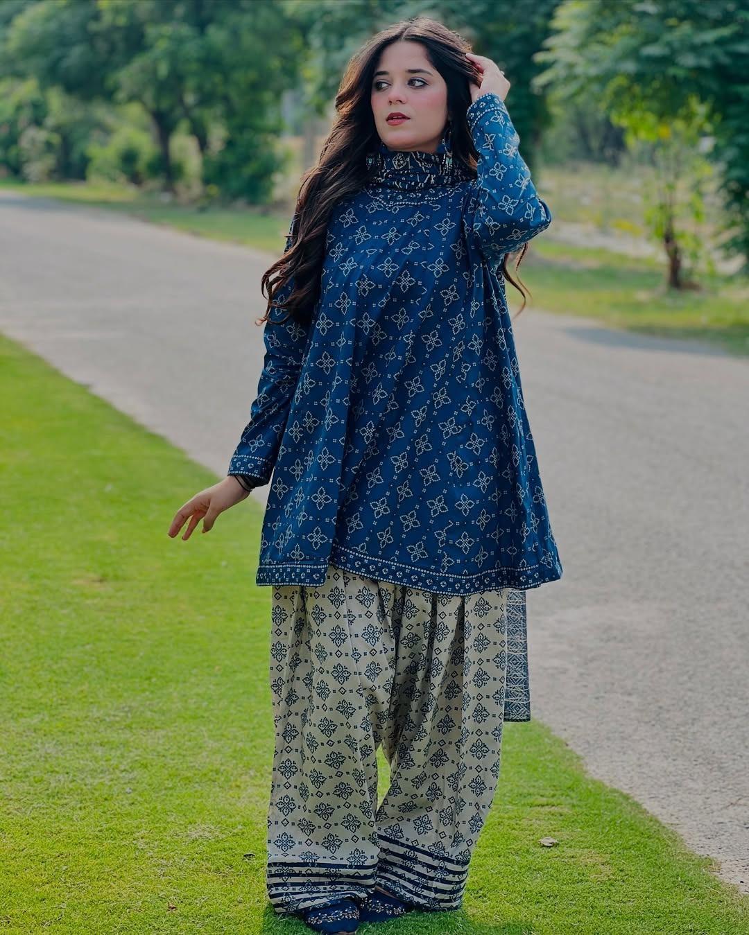 1534-10-619063-product-5 3 Pcs Women's Stitched Lawn Printed Suit - Image 5